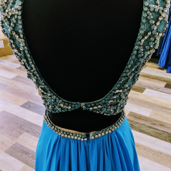 LAST CHANCE Terani Beaded 2-Piece Gown - Picture 4 of 4